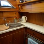 Broom 1070 - Eye level storage and plenty of worktop space