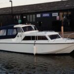 Relcraft 29 - Snowgoose alongside