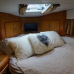 Fairline Targa 30/33 -Forward master cabin