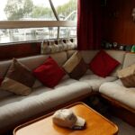 Neptunus 36 - Plenty of seating in the main saloon