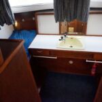 Seamaster 30 - Wash hand basin and vanity unit in aft cabin