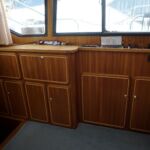 Linssen 41 - Saloon sideboard storage