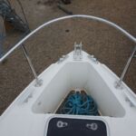 Landau 20 - Bow roller and anchor locker