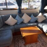 Broom 41 - Large saloon seating area with coffee table