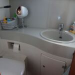 Broom 41 - Master ensuite with wash hand basin and toilet