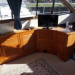 Broom 41 - Saloon sideboard storage space