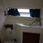 Fairline Carrera 24 - Heads with toilet, wash hand basin and shower head