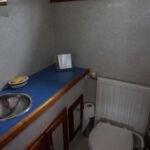 Pedro Solano 38 - Master ensuite with toilet and wash hand basin