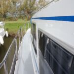 Pedro Solano 38 - Wide side decks with sturdy guard rails
