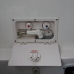 Bayliner 245 - Transom shower