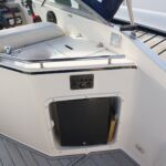 Rinker Fiesta V270 - Cockpit Sink and fridge