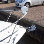 Rinker Fiesta V 270 - Danforth anchor, anchor locker and search light