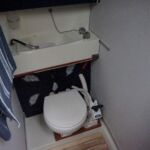 Birchwood 29 Sedan - Heads with toilet, wash hand basin and shower head