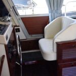 Broom Crown 37 - Internal helmseat