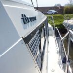 Broom Crown 37 - Wide decks with sturdy guard rails
