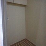 Broom 450 - Ensuite shower cubicle in master cabin