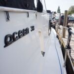 Broom Ocean 38 - Wide side decks with chain side gates