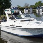 Fairline Carrera 24 - V-shaped planing hull
