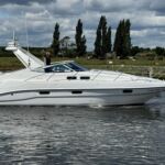 Sealine S34 - Double Bubble on the water