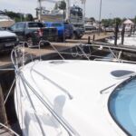 Sealine S34 - Forward deck with grab rails and hatch