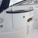 Regal 2665 Commodore - Sink and storage locker