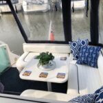 Fairline Targa 29 - Social cockpit area