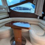 Galeon 390 - Dining table and seating