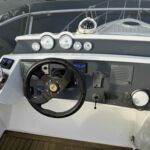 Galeon 390 - Flybridge helmstation