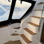 Galeon 390 - Integrated flybridge steps