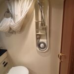 Broom 415 - Shower with curtain in forward cabin