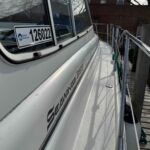 Hardy Seawings 355 - Side decks with sturdy guard rails
