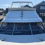 Princess 435 - Large forward screen with wipers