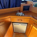 Princess 435 - Saloon fridge and sink