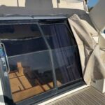 Princess 435 - Sliding cockpit doors