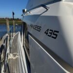 Princess 435 - Teak side decks with sturdy guard rails