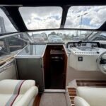 Helmstation and sliding entrance door