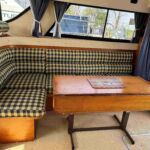 Princess 415 - Saloon seating with adjustable dining table