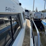 Princess 415 - Sturdy side deck rails