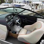 Helmseat