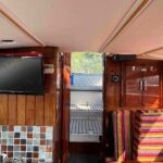 Cleopatra Fox 700 - Looking aft in the main cabin