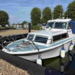 Cleopatra Fox 700 - Mystique at mooring
