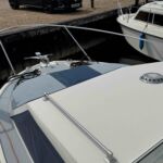 Princess 25 - Forward deck with grab rails and ventilation cap