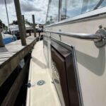 Freeman 27 - Side deck with grab rails