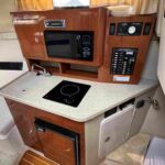Regal 2565 - Neat Galley