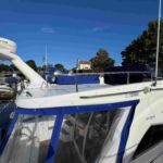 Sealine F34 - Flybridge area for sunpad and hinged radar arch