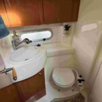 Sealine F34 - Heads with main cabin and ensuite access