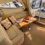 Sealine F34 - Saloon seating with dining table